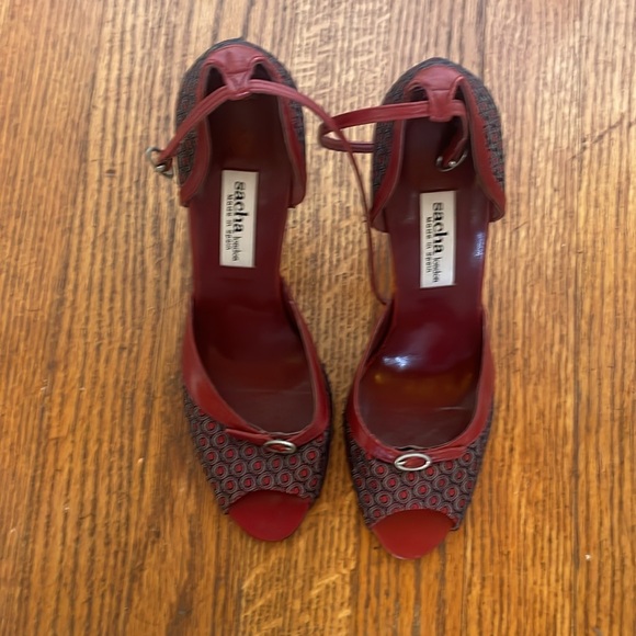 Red and Navy Heels - Picture 6 of 12